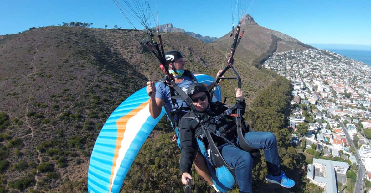 Tandem flight with Table Mountain backdrop