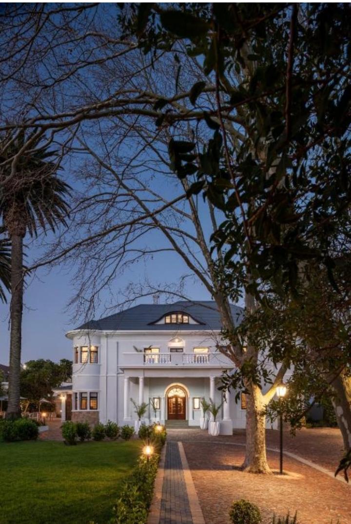 Luxury Castle — Manor Exterior Day View
